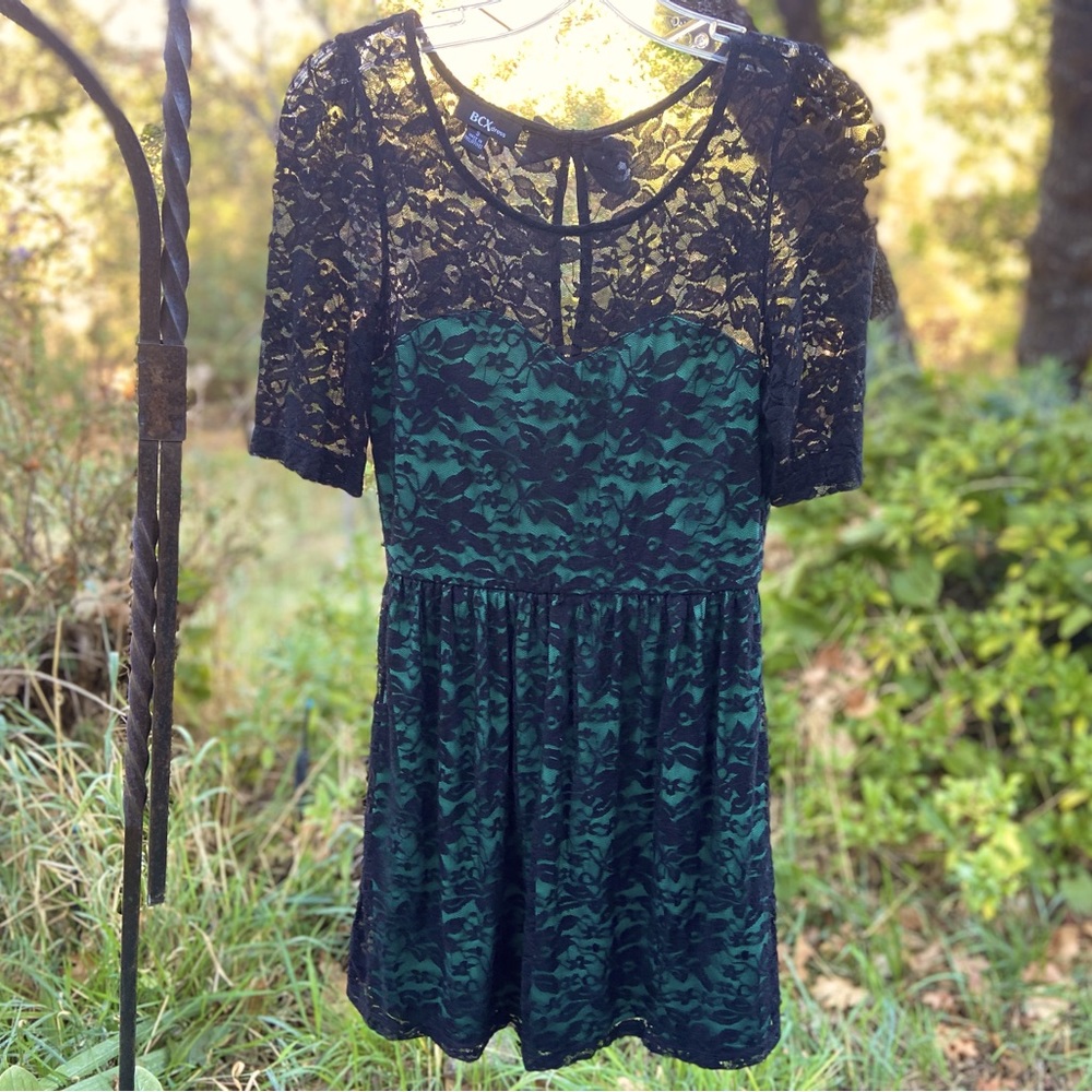$4 👗 BCX Lace Sweetheart Fit & Flare Dress